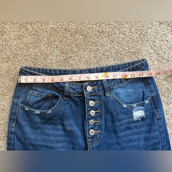 NWOT Distressed Five-Button Fly High-Rise Straight Leg Jeans - Picture 6 of 8